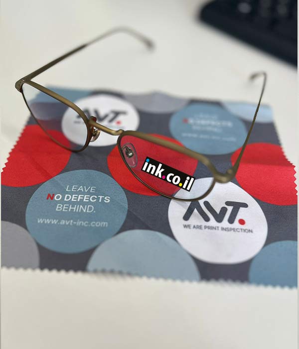 מטליות ניקוי משקפיים כמוצר קידום מכירות לכנס בחו"ל